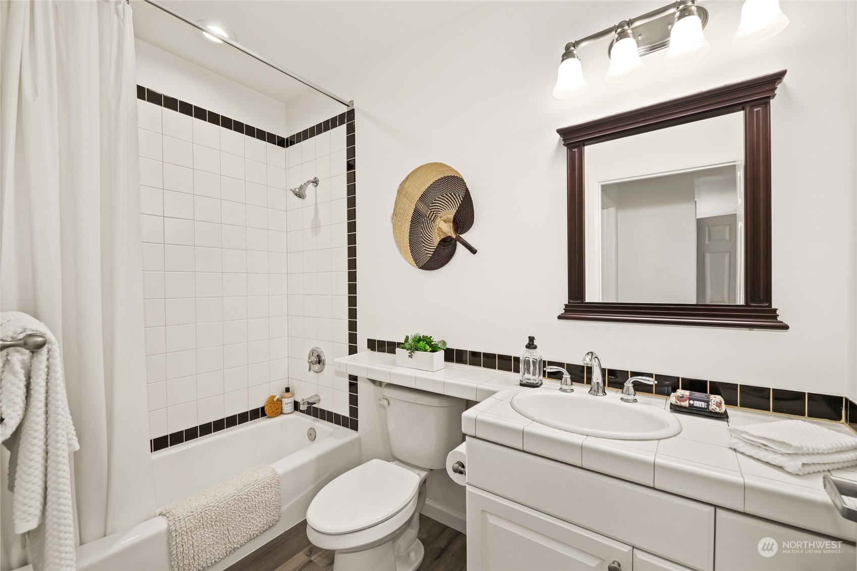 3300 Meridian Avenue N Unit: 304