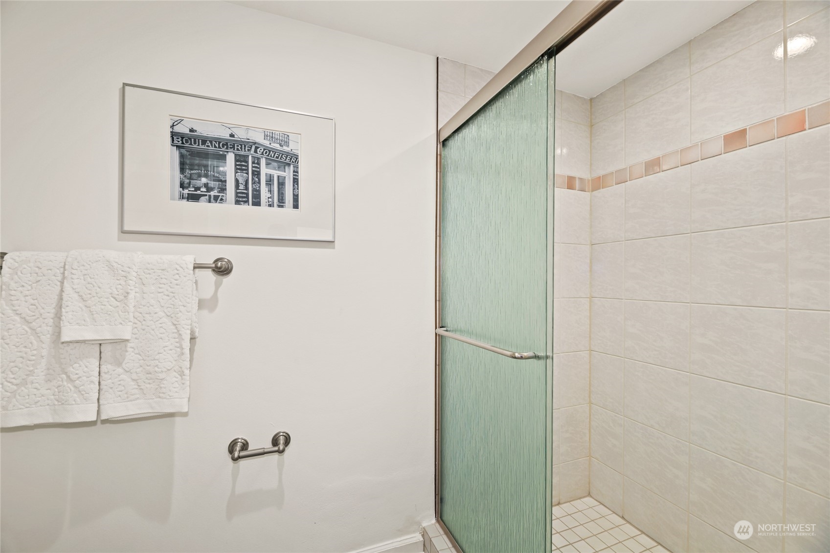 3300 Meridian Avenue N Unit: 304