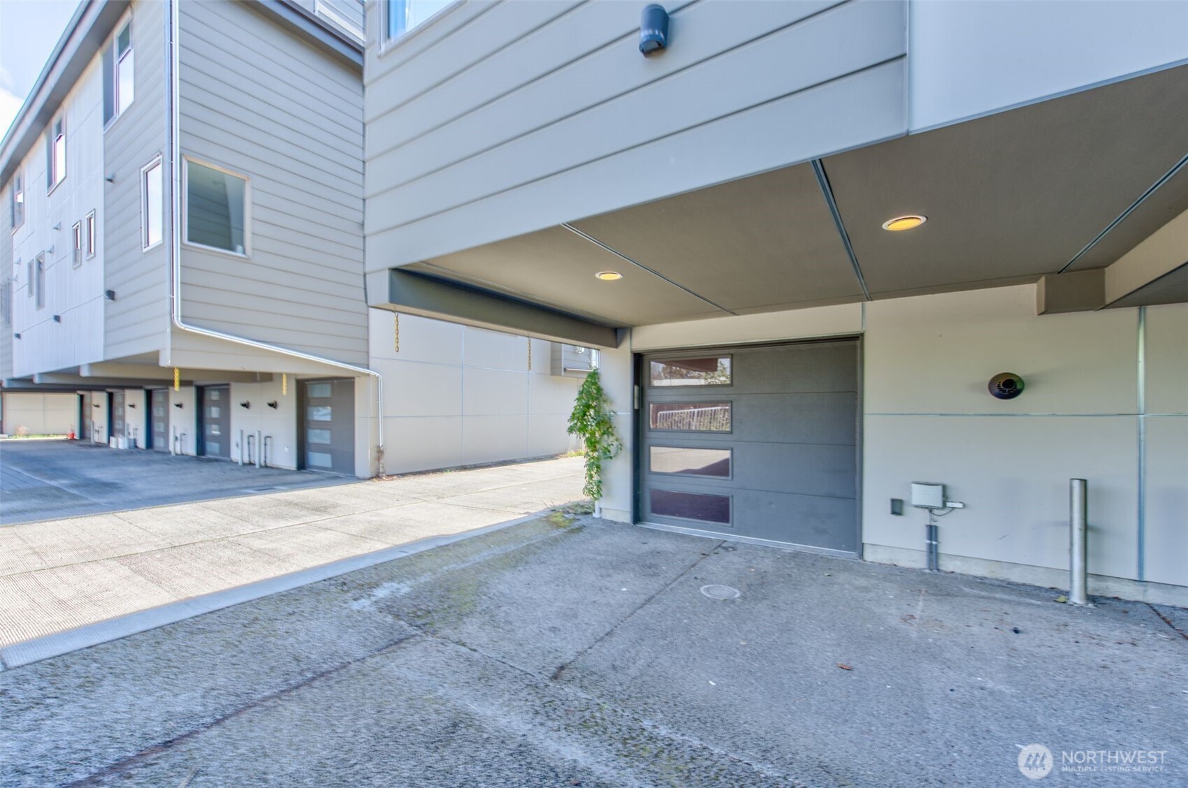 512 N 105th Street