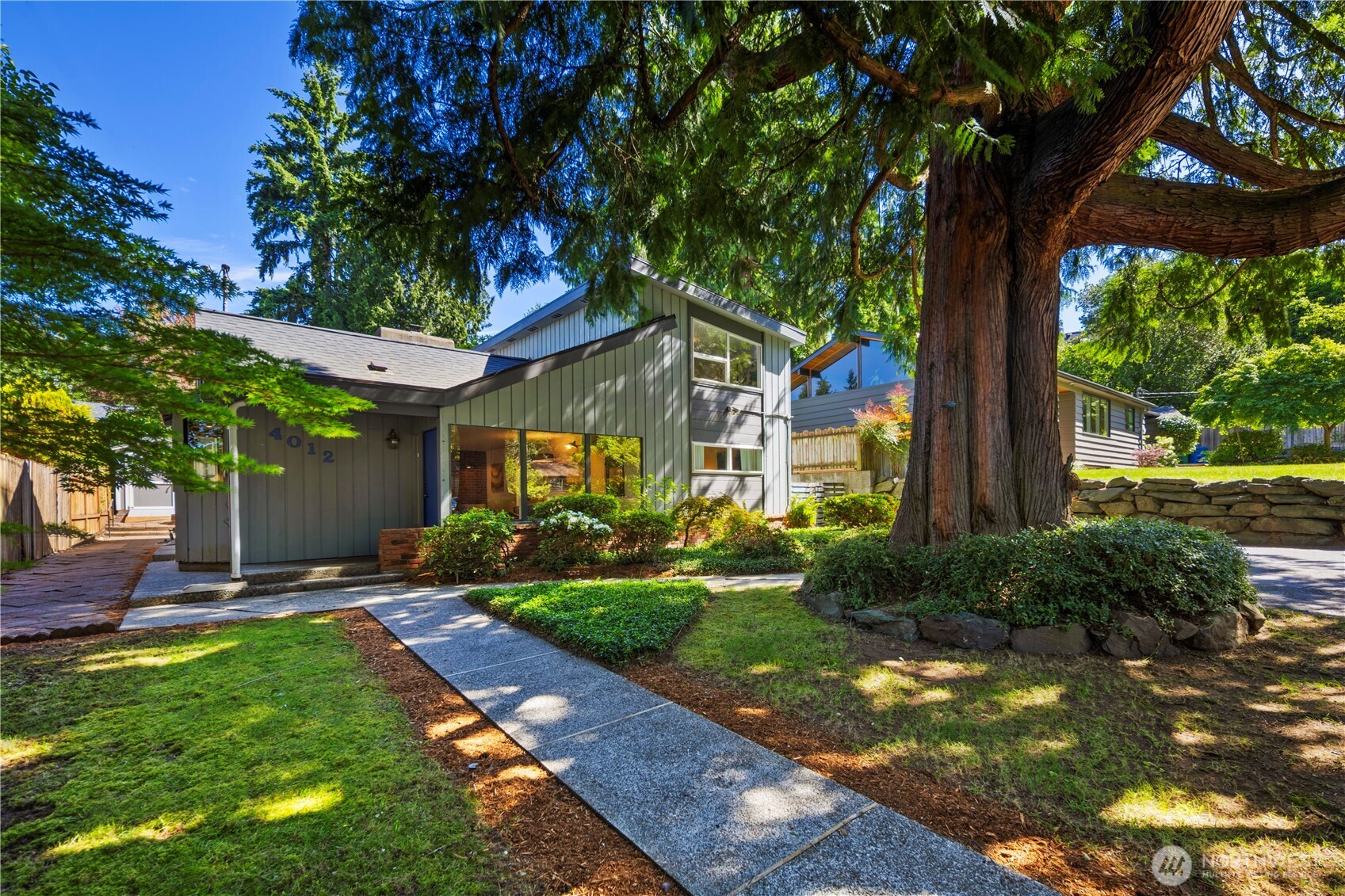 4012 NE 113th St