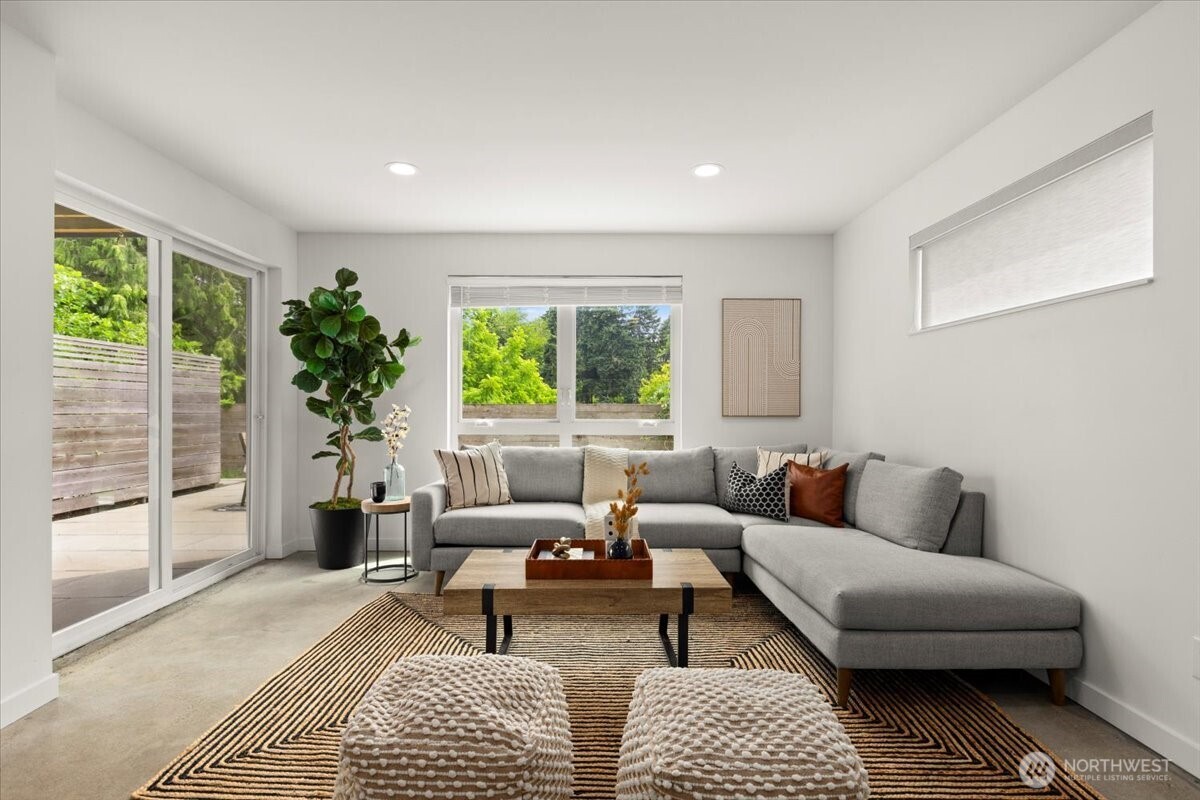 4603 S Juneau Street