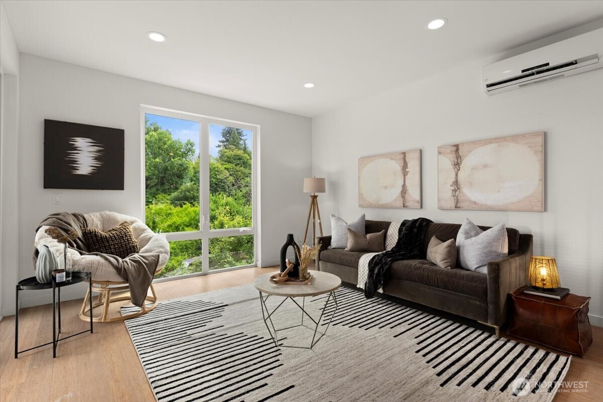 4603 S Juneau Street