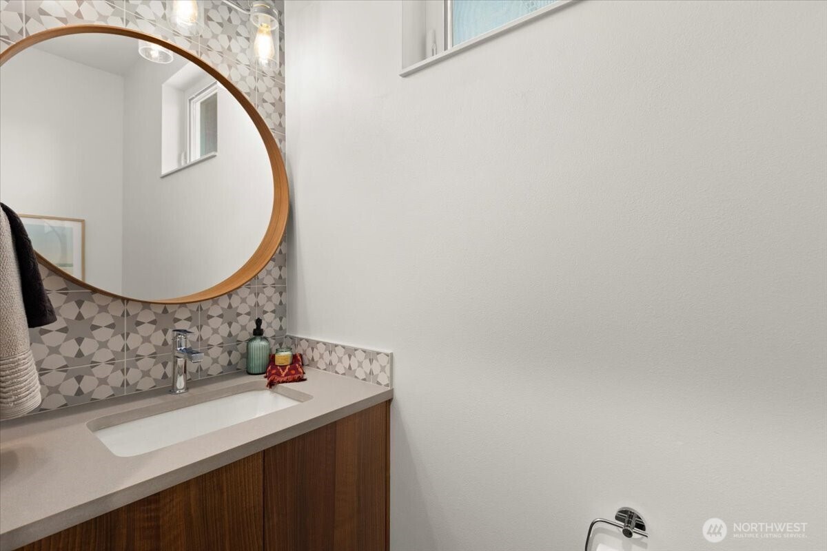 4603 S Juneau Street