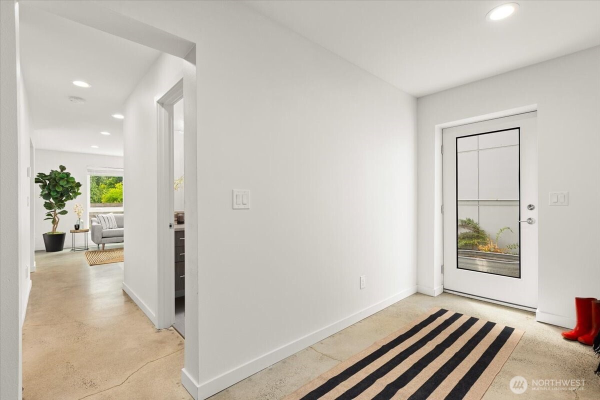 4603 S Juneau Street