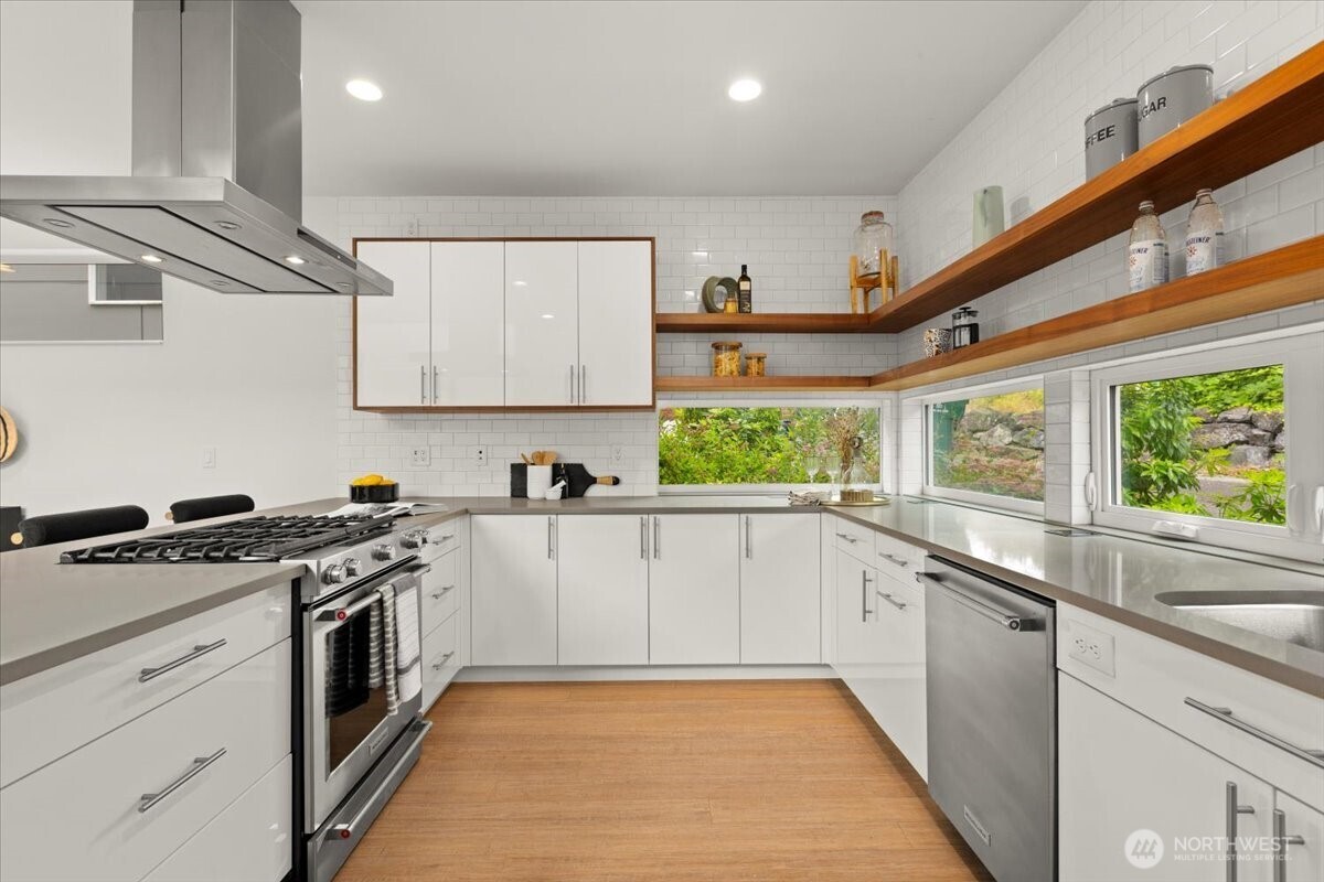 4603 S Juneau Street