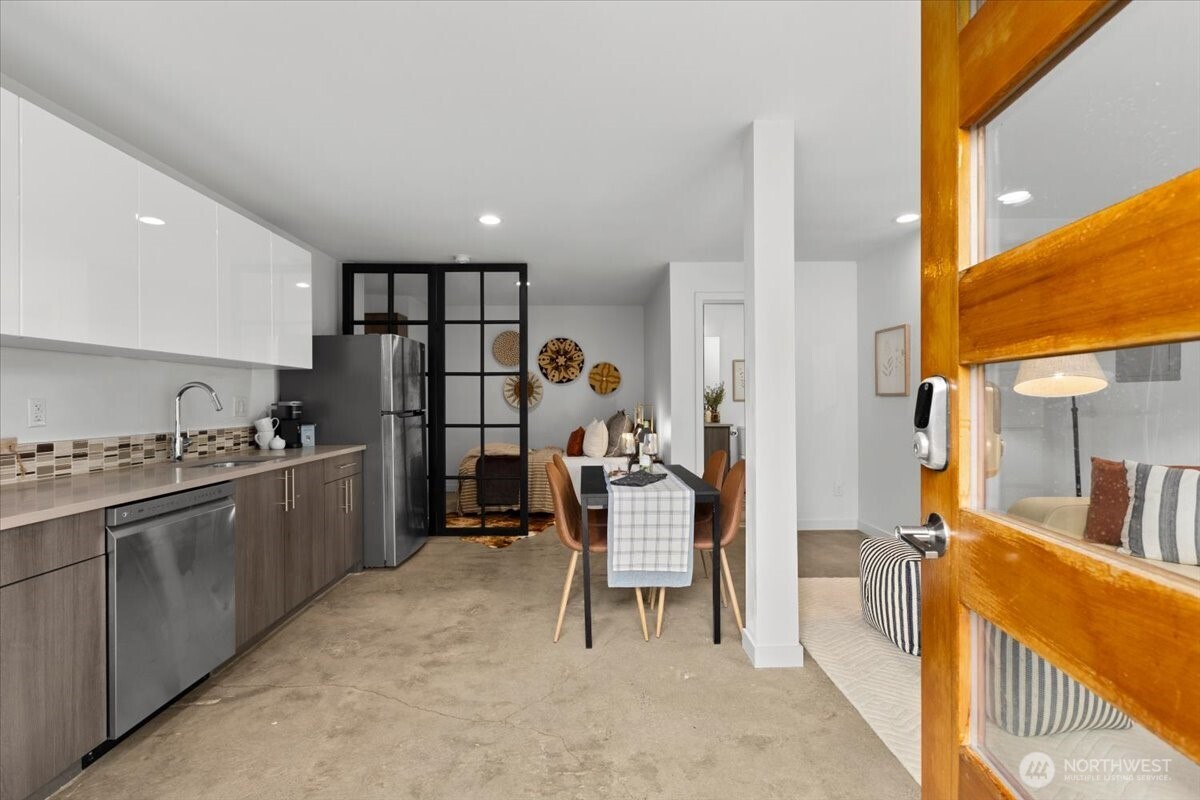 4603 S Juneau Street