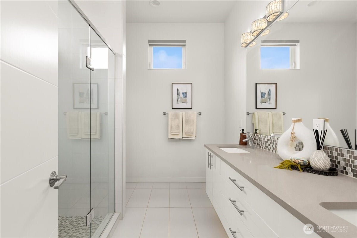 4603 S Juneau Street