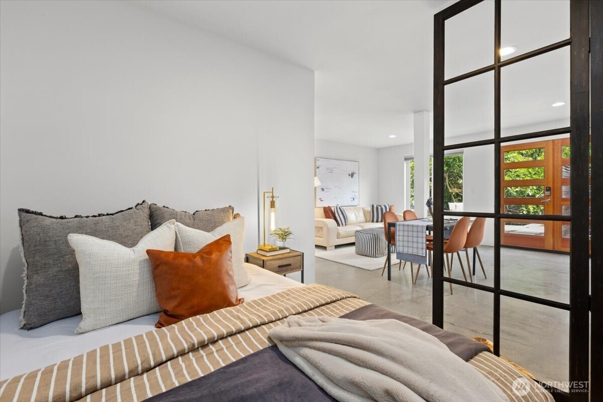 4603 S Juneau Street