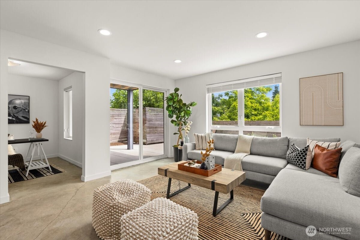 4603 S Juneau Street