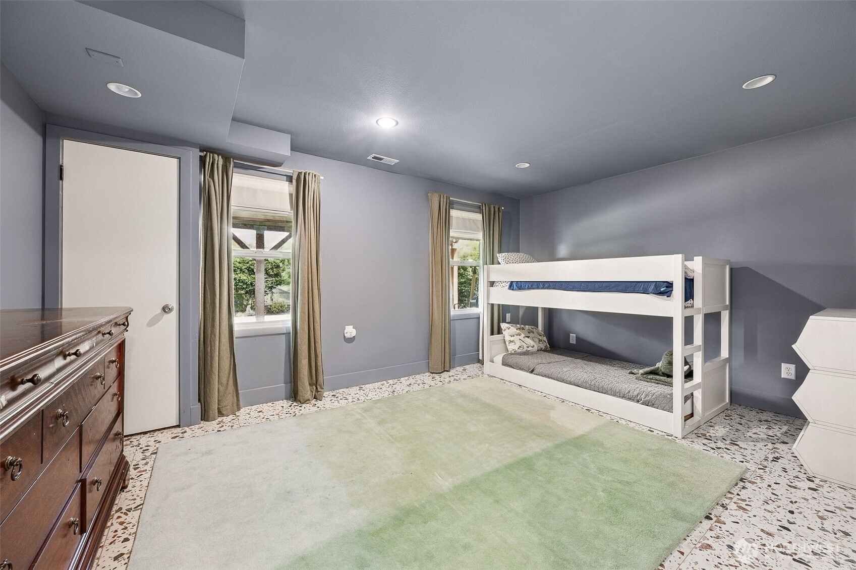 10612 Forest Avenue S