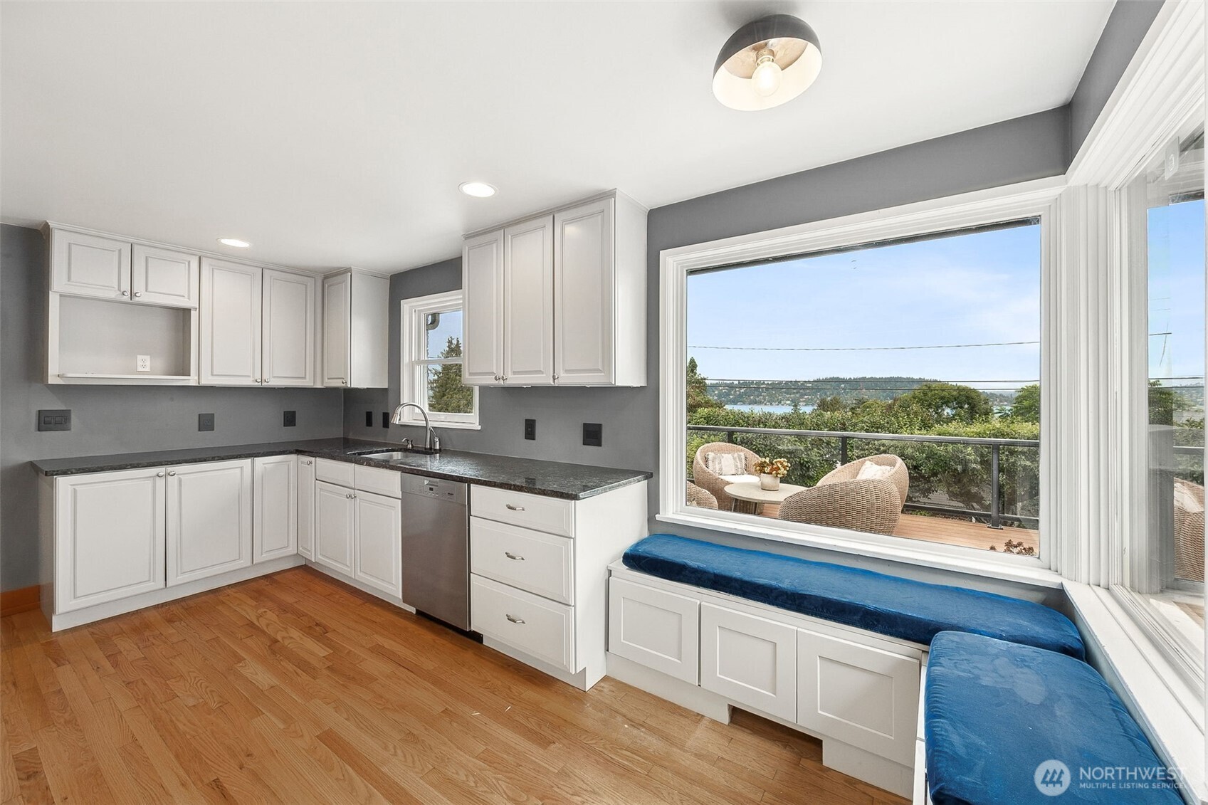 10612 Forest Avenue S