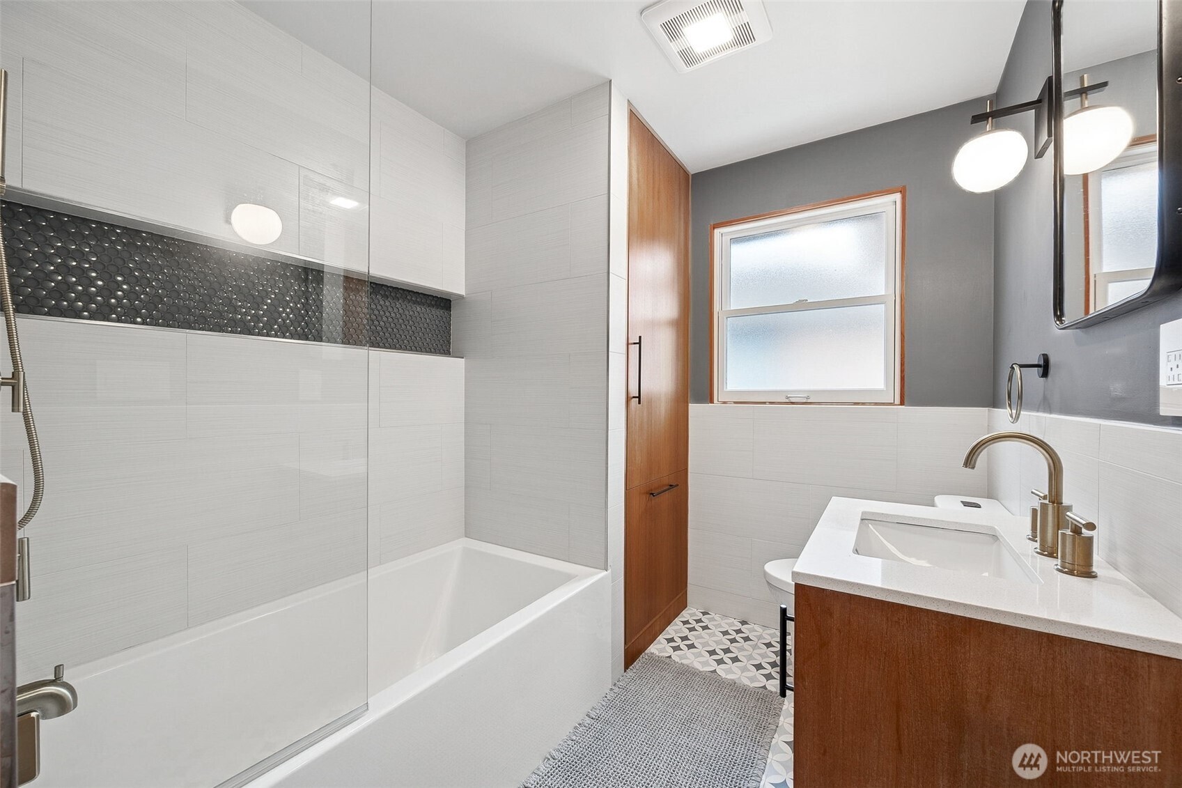 10612 Forest Avenue S