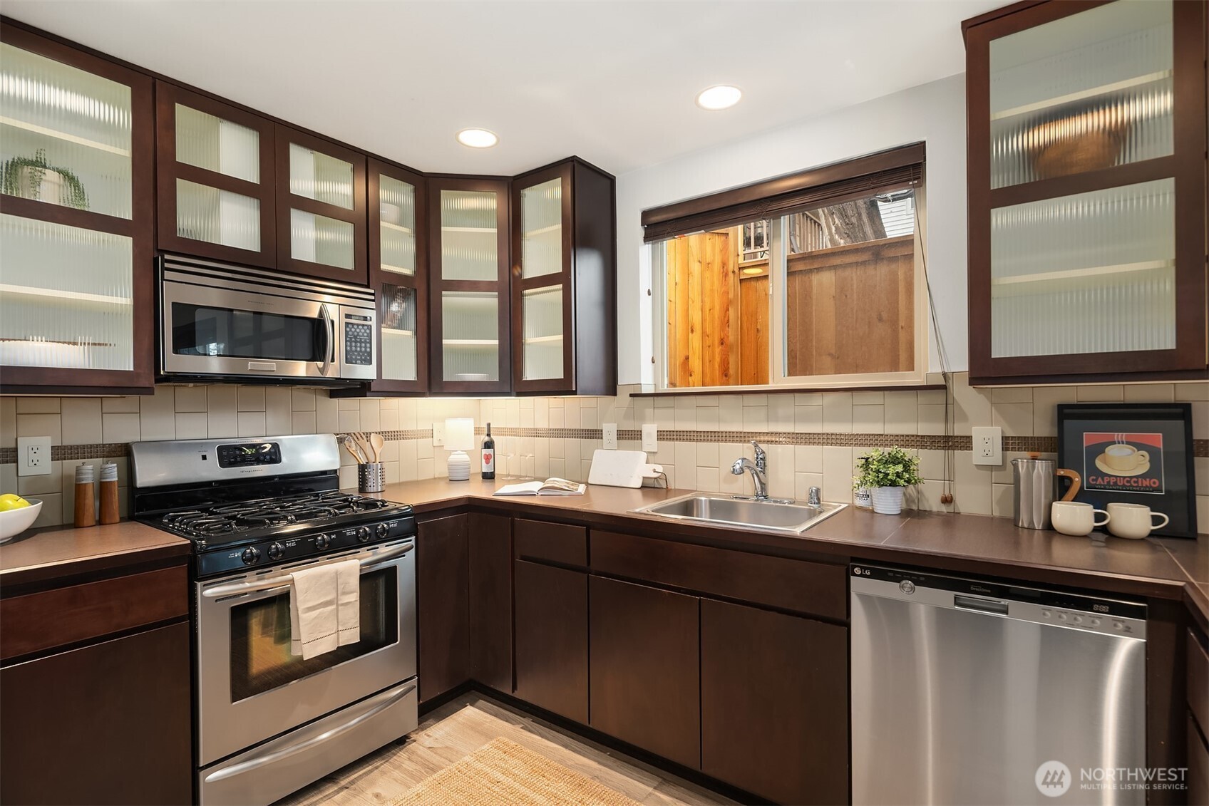 5935 Fauntleroy Way SW Unit: A