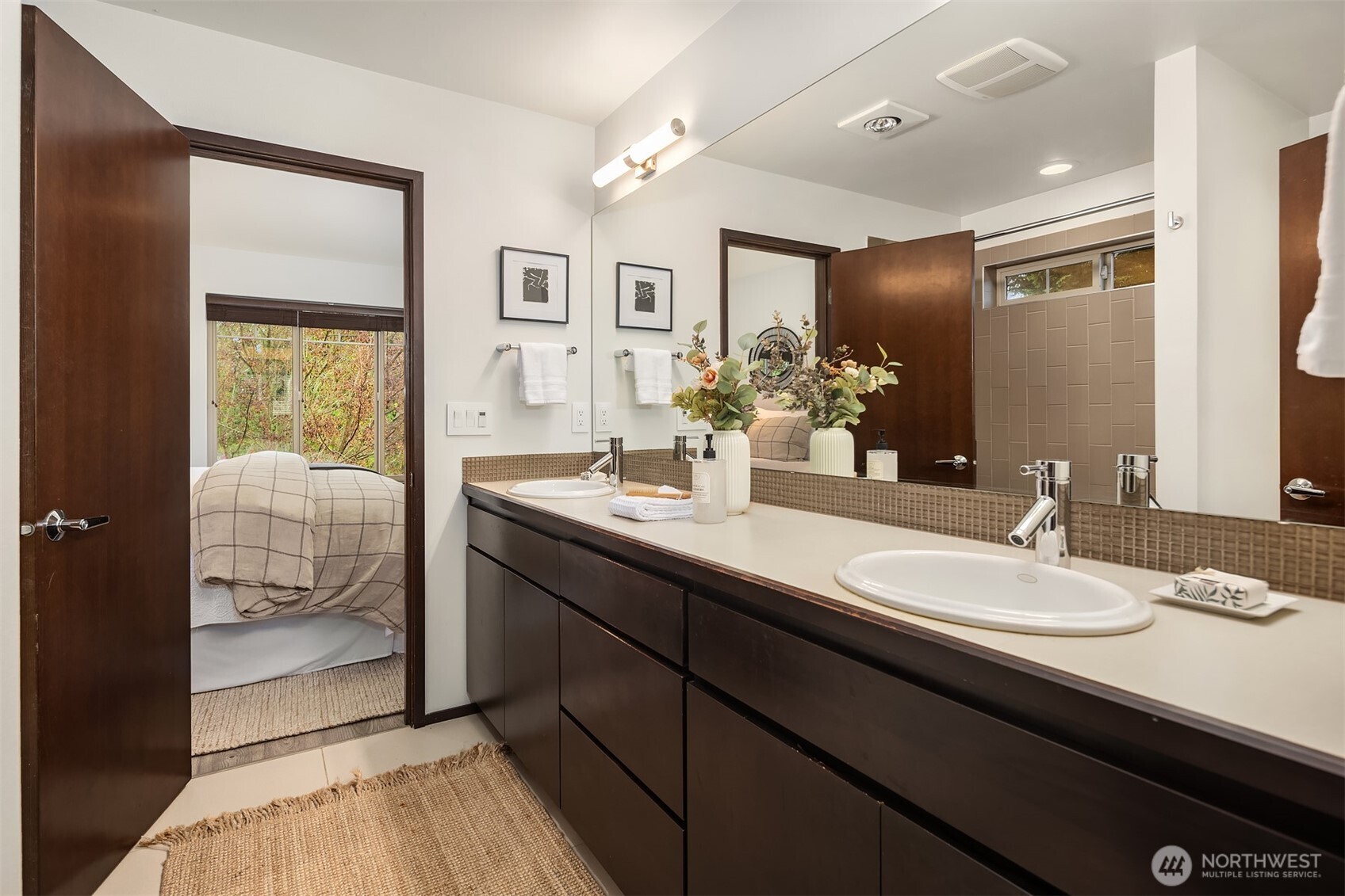 5935 Fauntleroy Way SW Unit: A