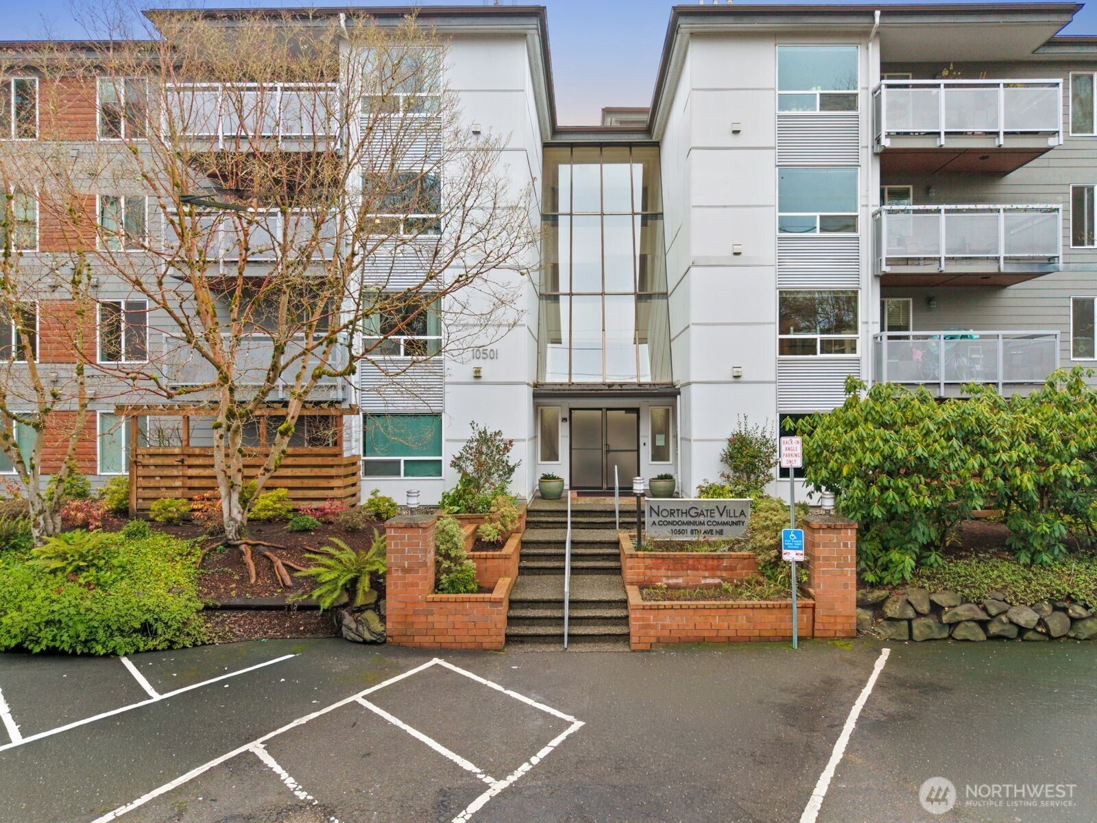 10501 8th Ave NE Unit: 135