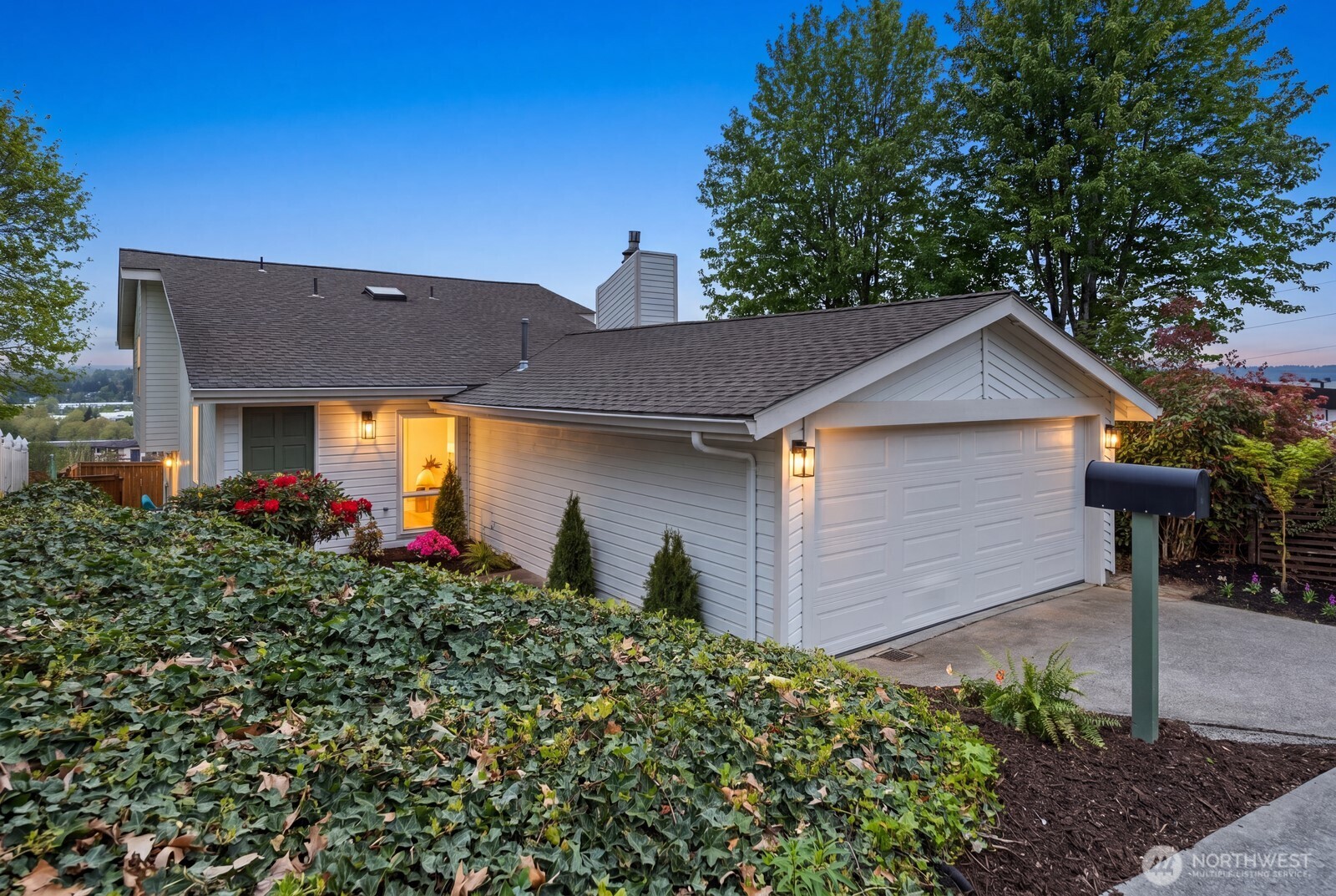 411 Cedar Ave S