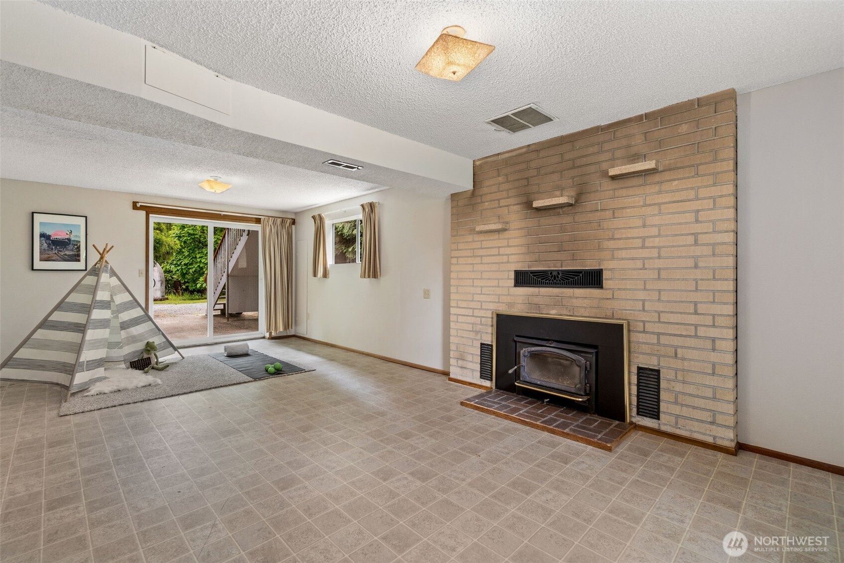 8403 64th Street NE