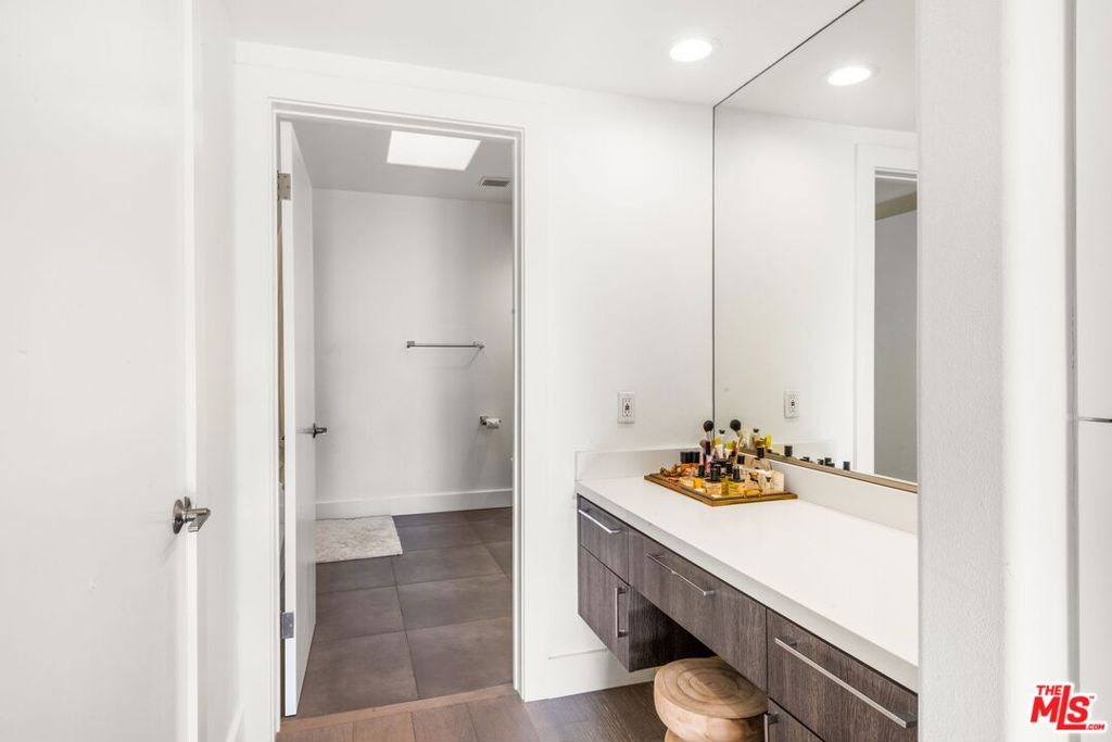 11690 Montana Avenue PH303