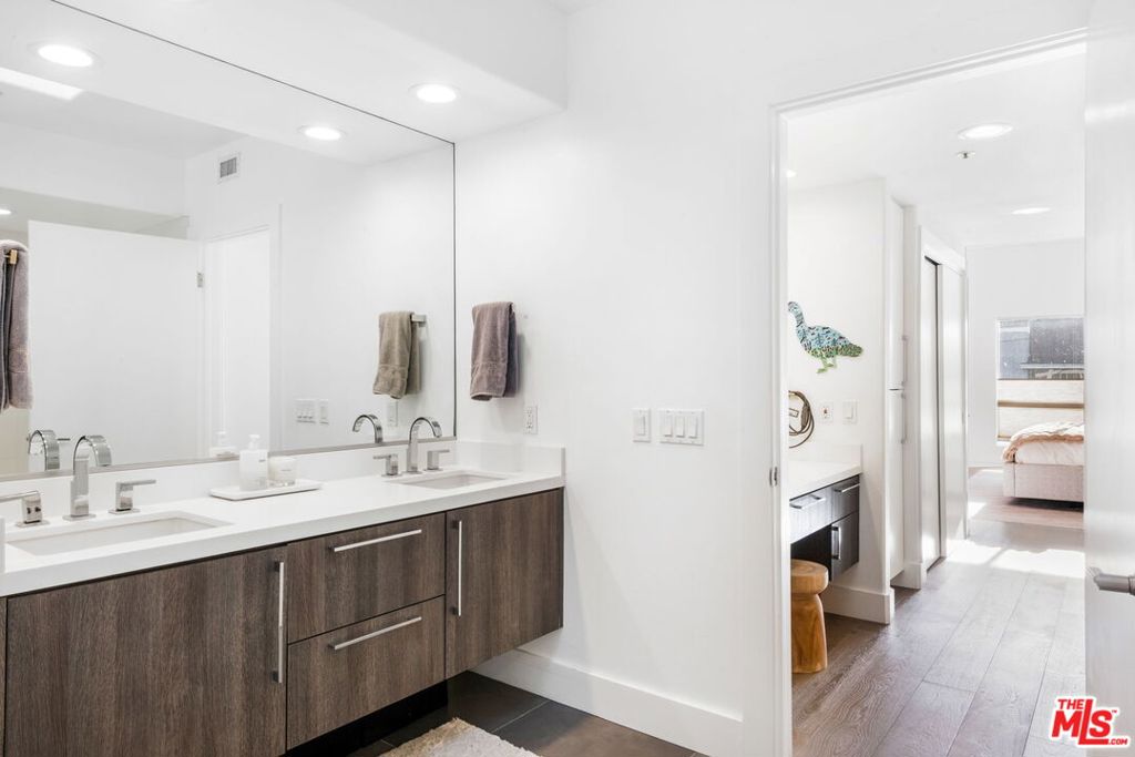 11690 Montana Avenue PH303