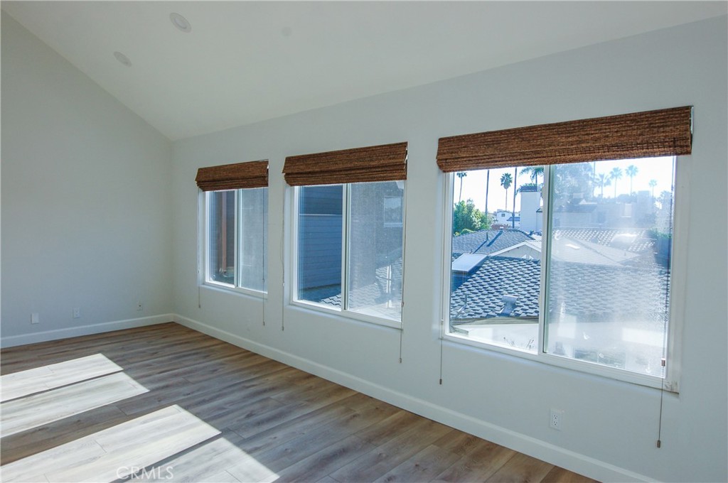 715 .5 Goldenrod Avenue