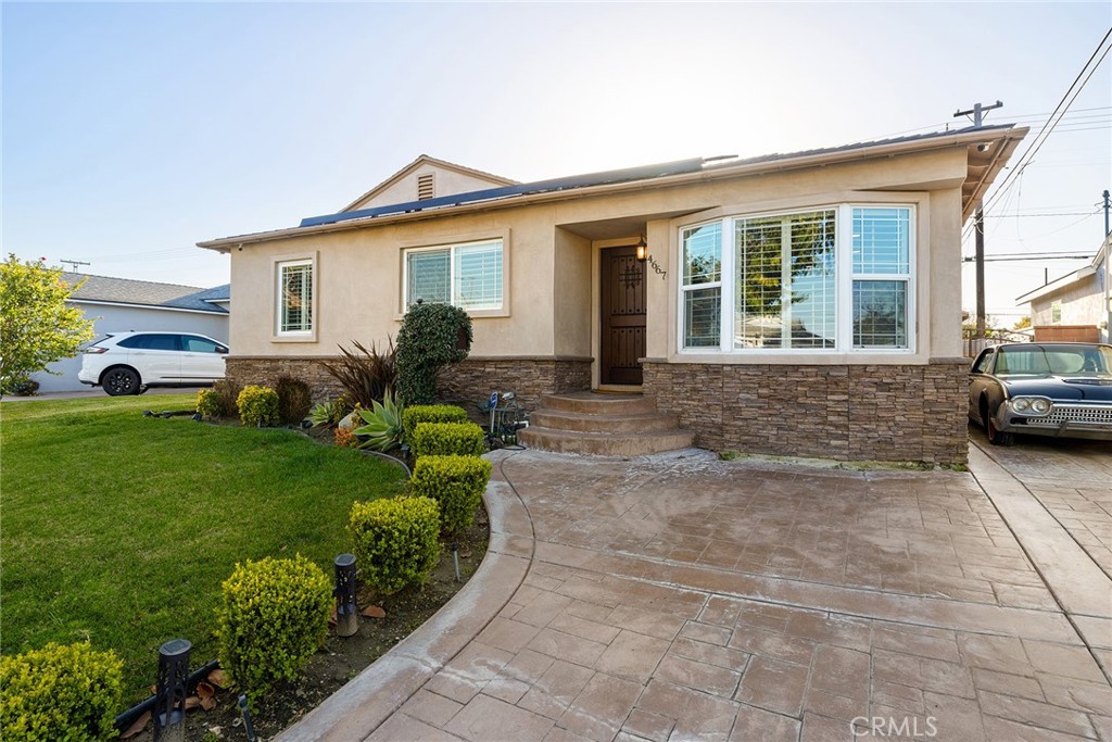 4667 Deeboyar Avenue