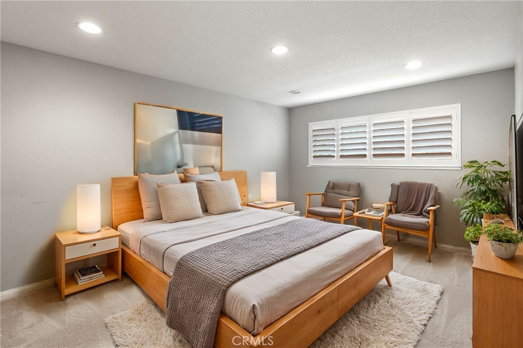 320 E Palmdale Avenue 1