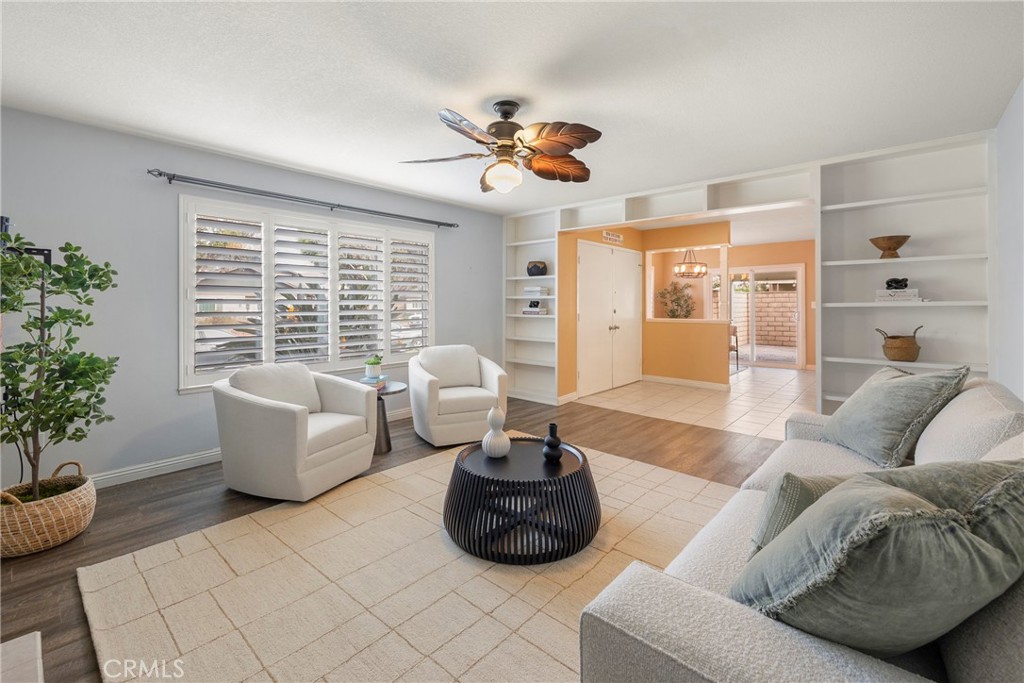 320 E Palmdale Avenue 1