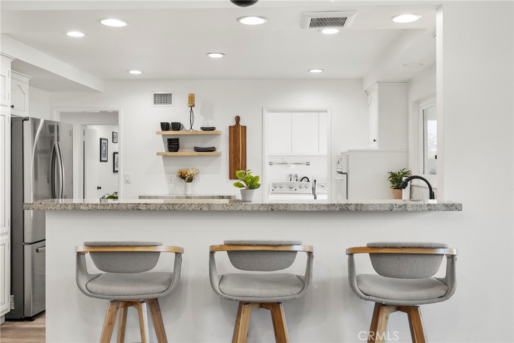 2717 E Palmyra Avenue