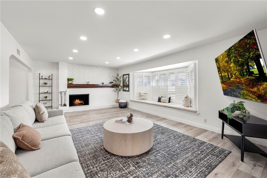 2717 E Palmyra Avenue