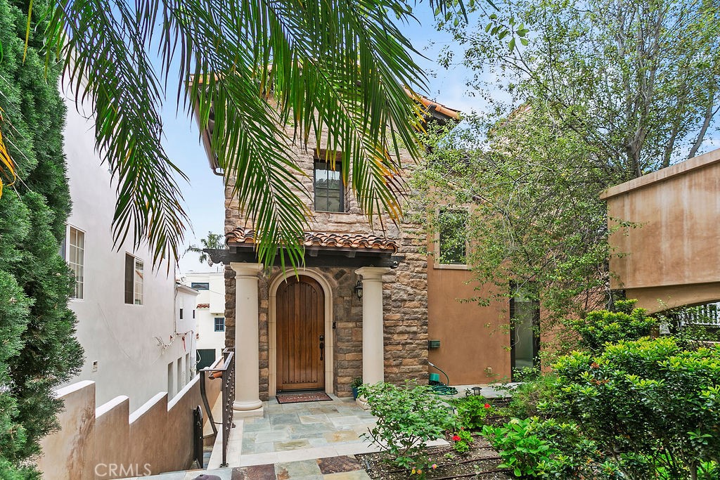 431 Dahlia Avenue 1/2