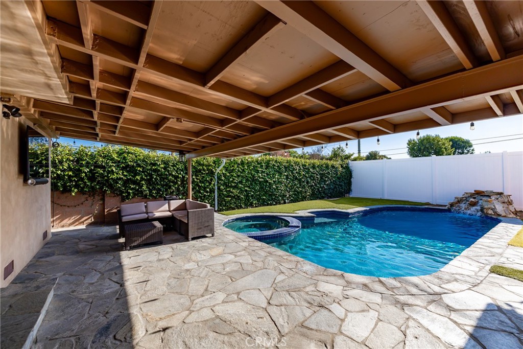 4667 Deeboyar Avenue