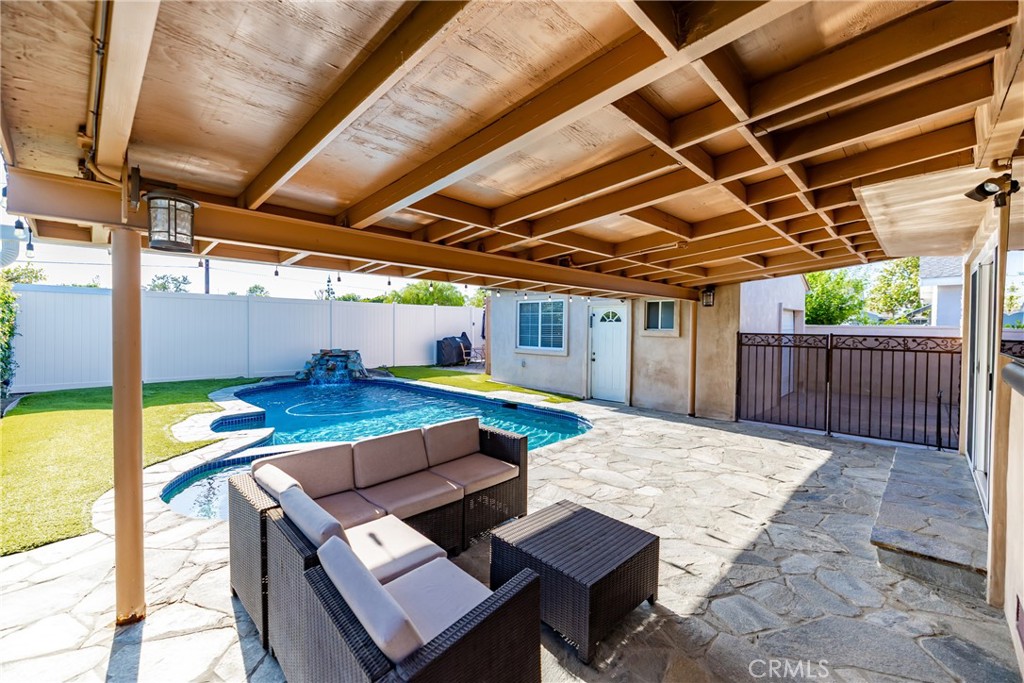 4667 Deeboyar Avenue