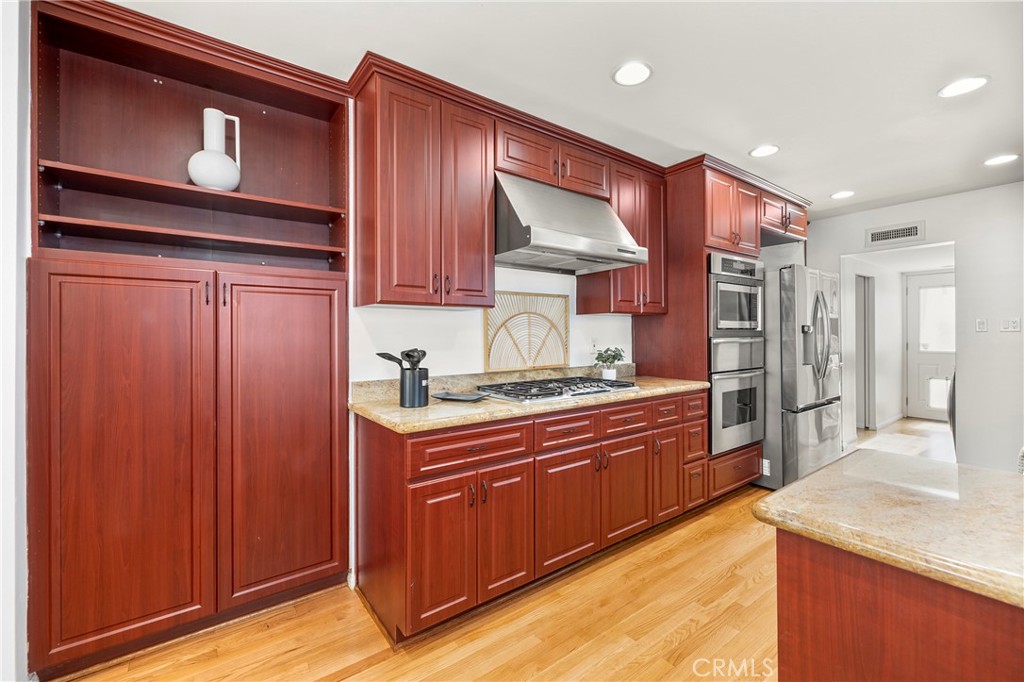 4667 Deeboyar Avenue