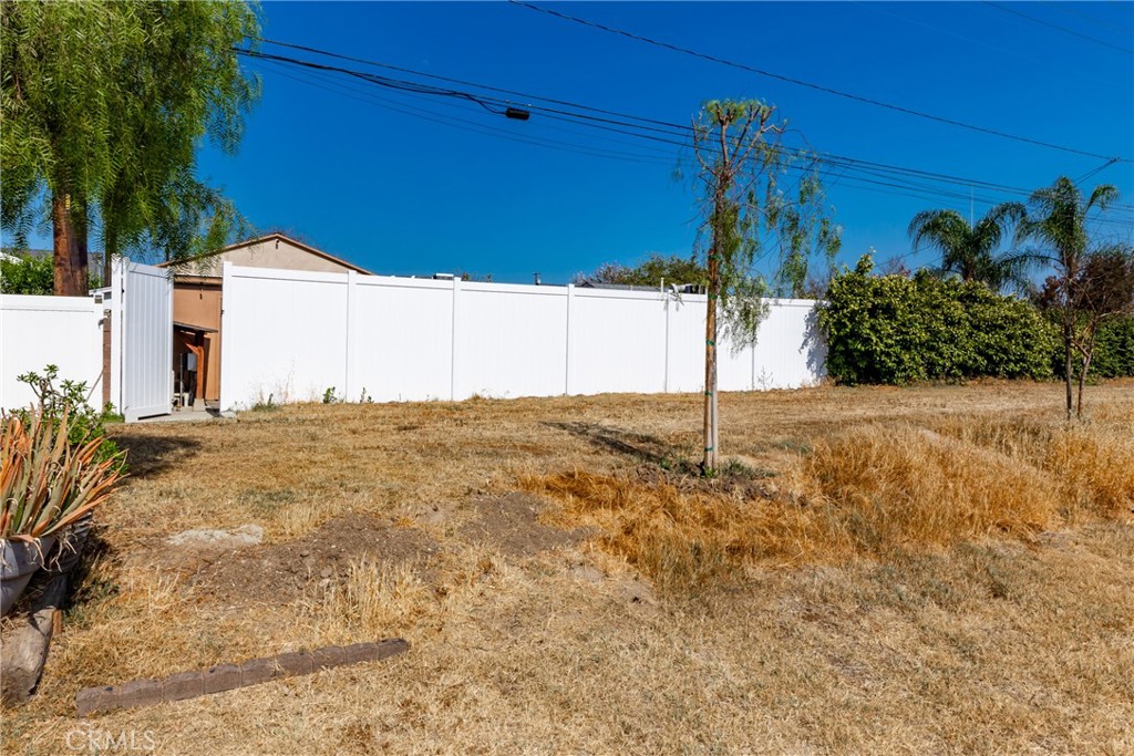 4667 Deeboyar Avenue