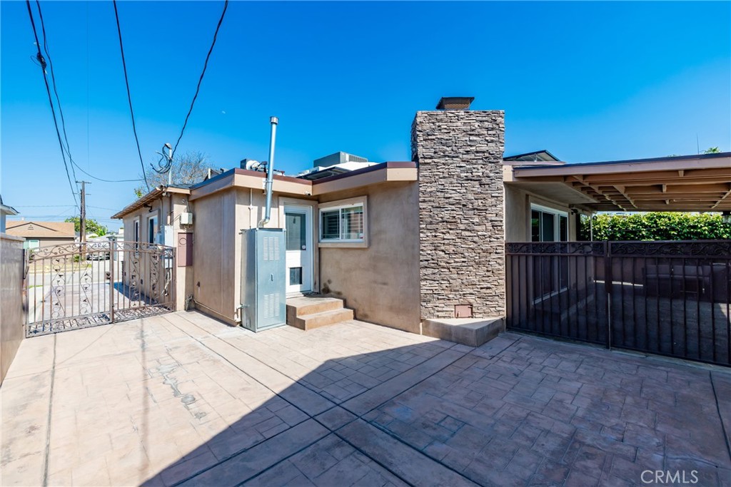 4667 Deeboyar Avenue