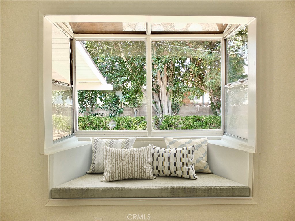 3137 Van Buren Avenue