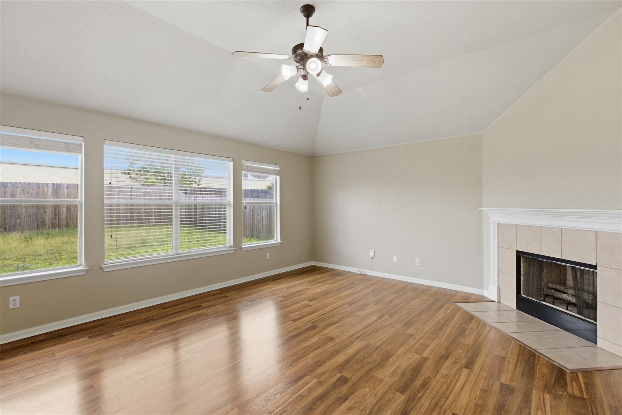 924 Abbeyglen Castle DR