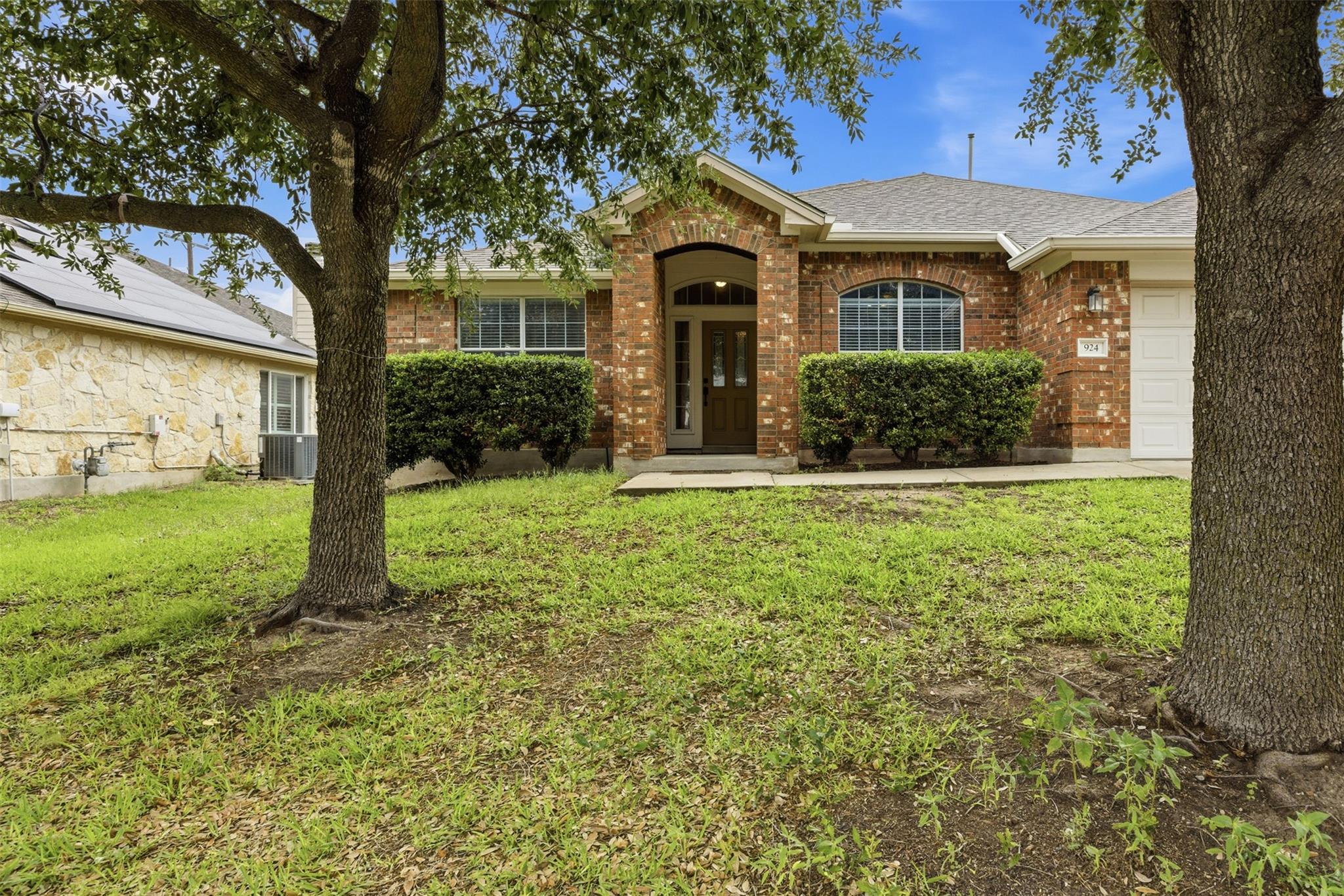 924 Abbeyglen Castle DR