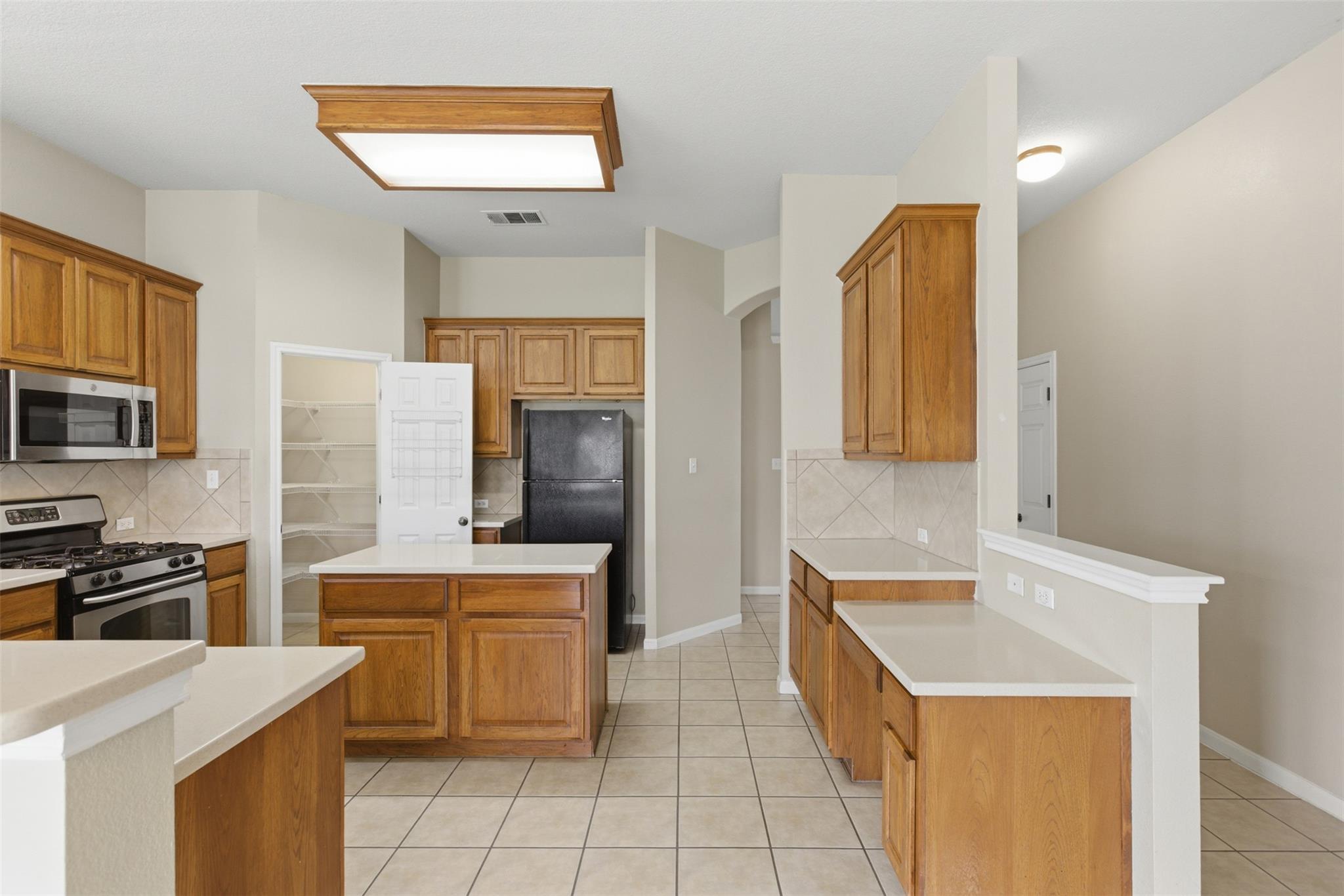 924 Abbeyglen Castle DR