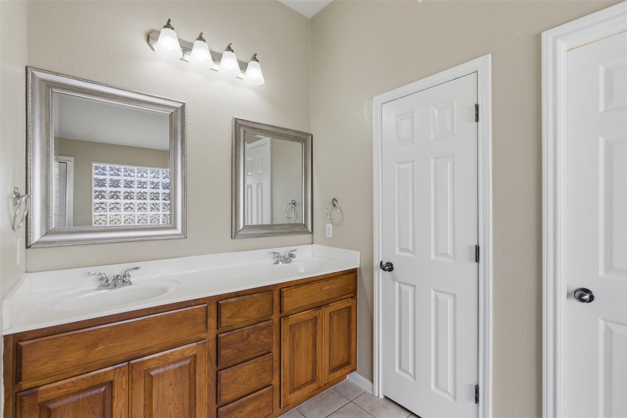 924 Abbeyglen Castle DR