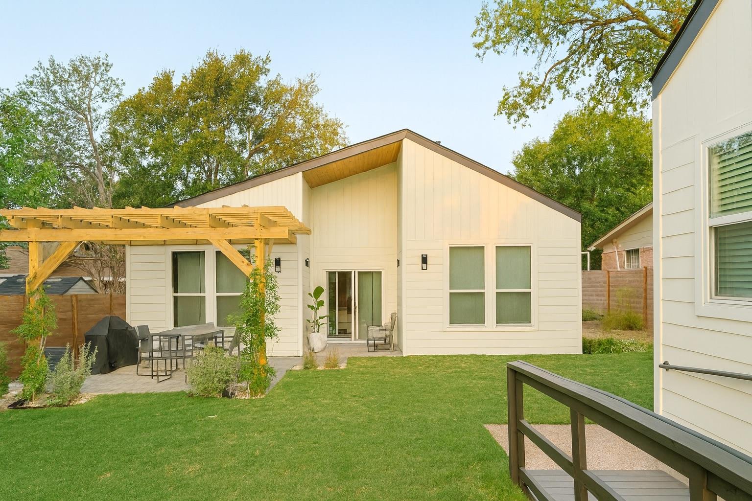 3713 Manorwood RD