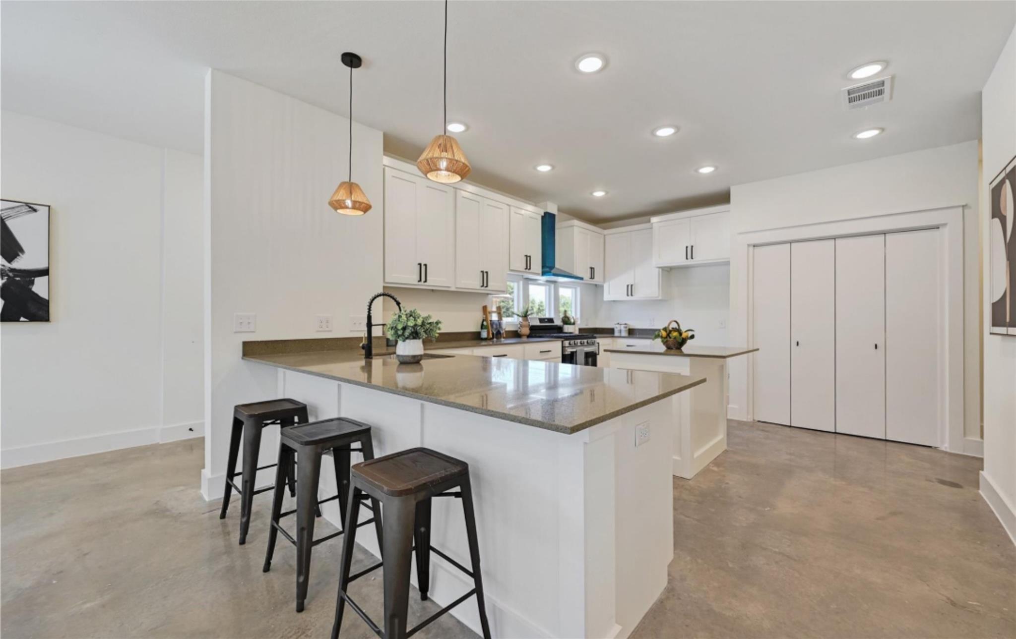 7306 Carver Ave # 1