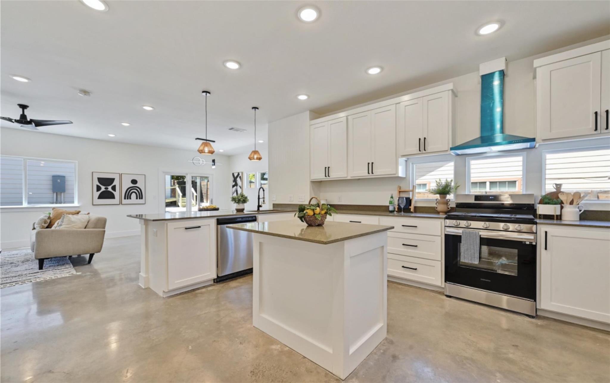7306 Carver Ave # 1