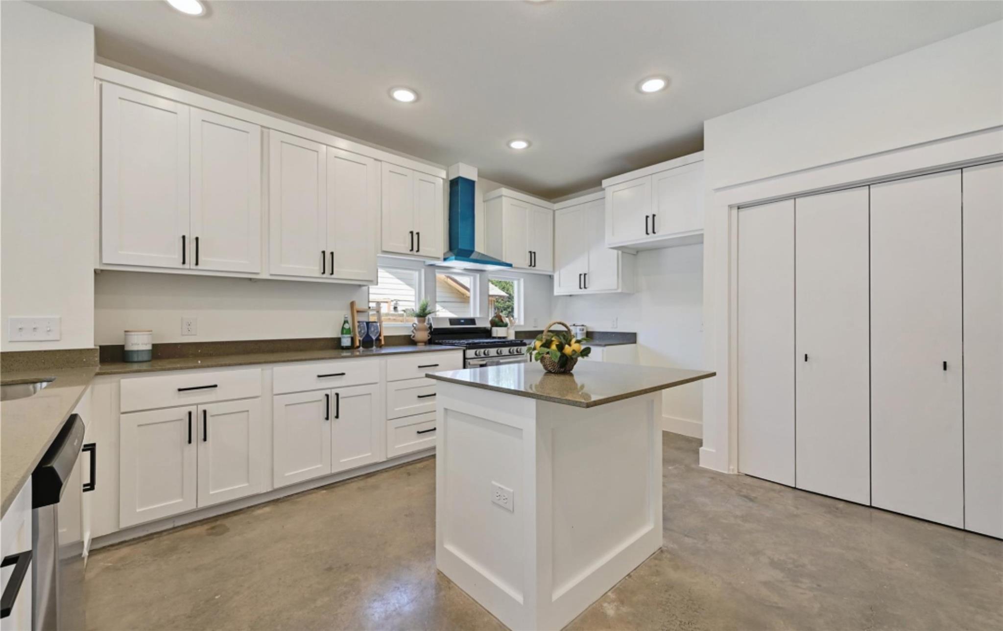 7306 Carver Ave # 1