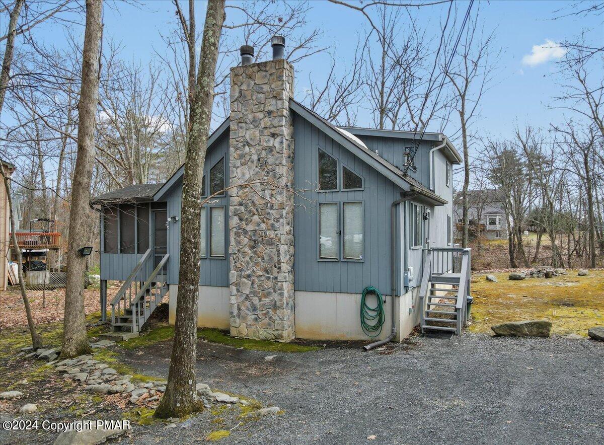 1135 Lancaster Drive