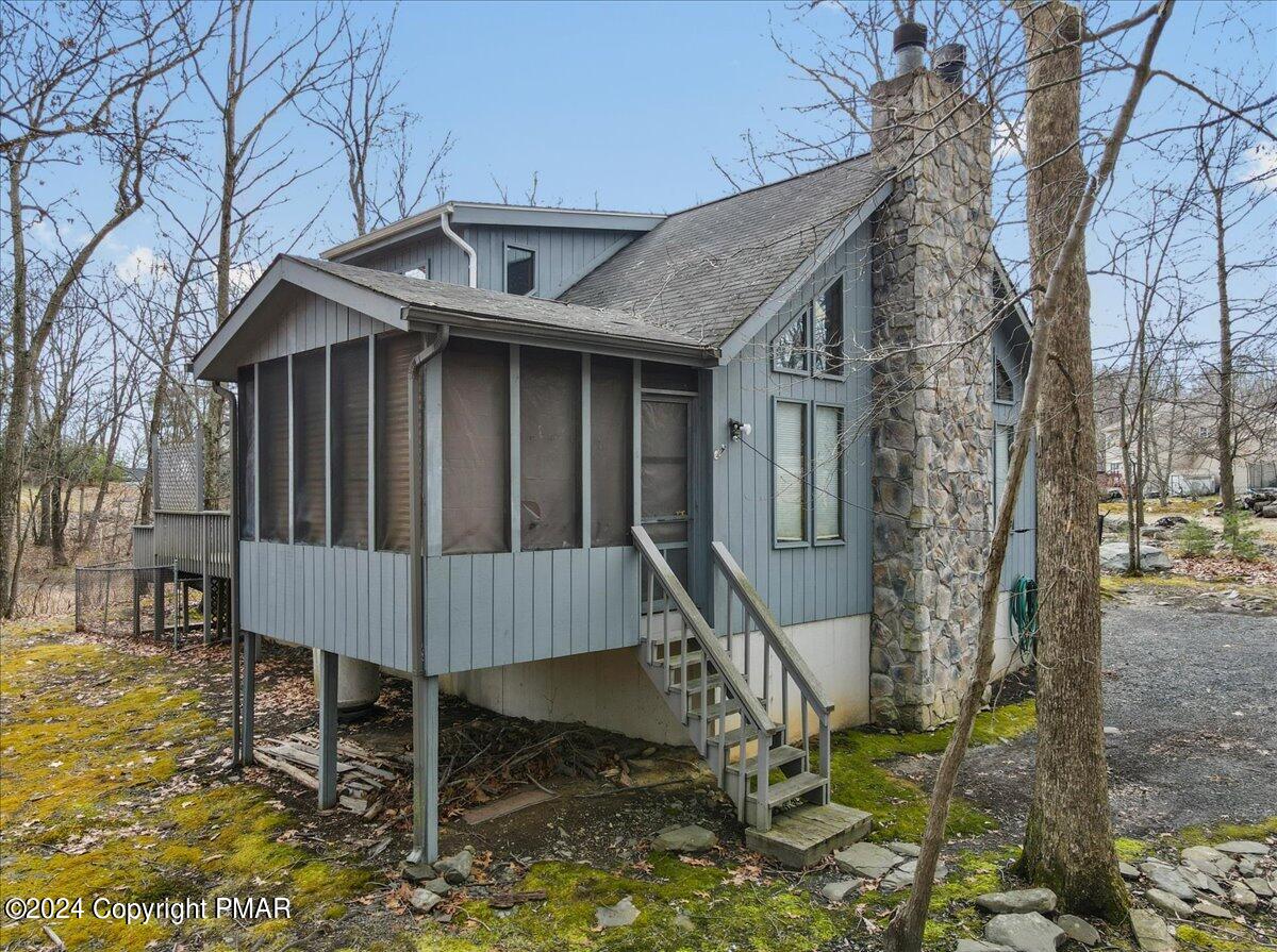 1135 Lancaster Drive