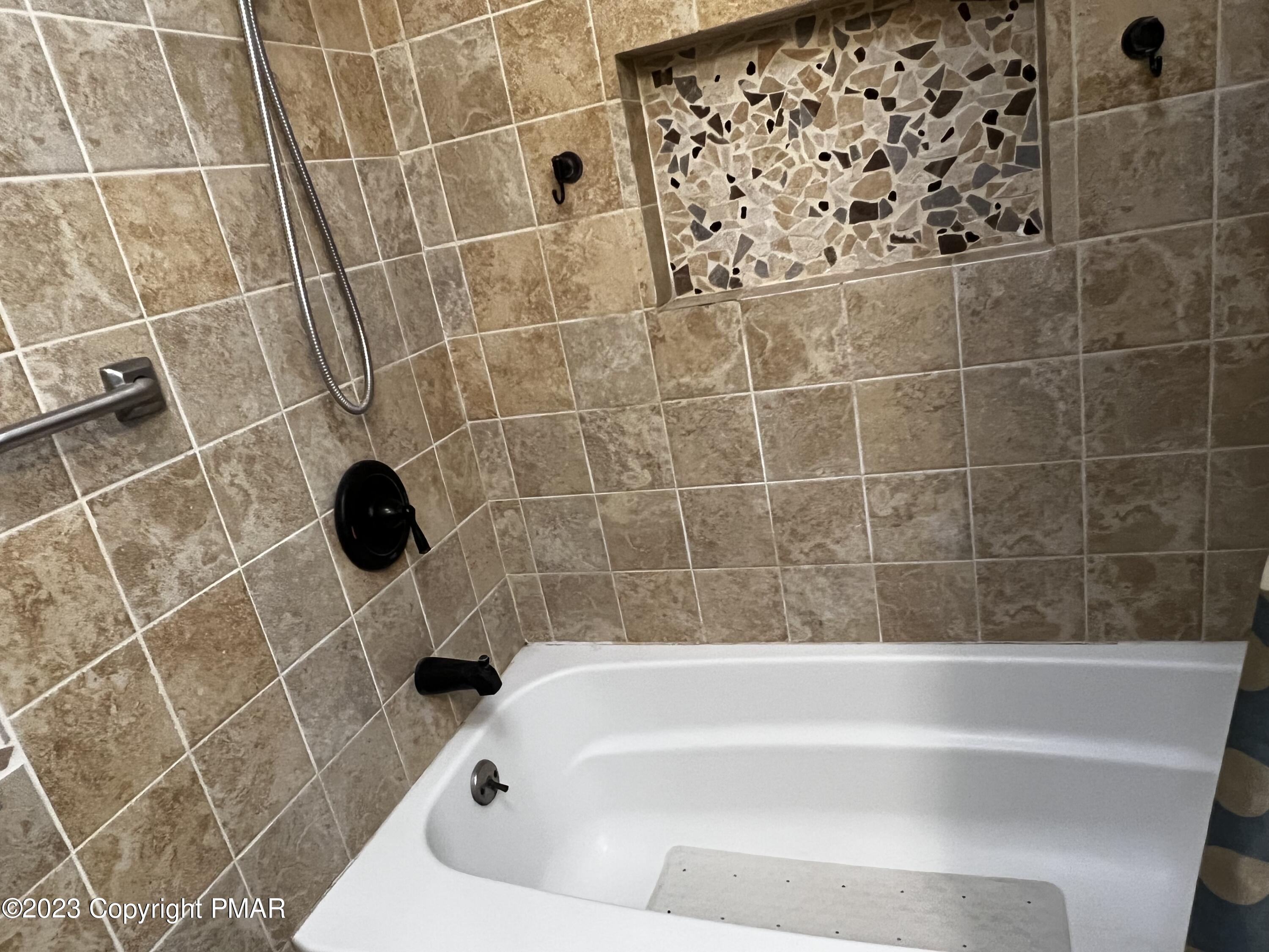 186 S Pinewood Drive