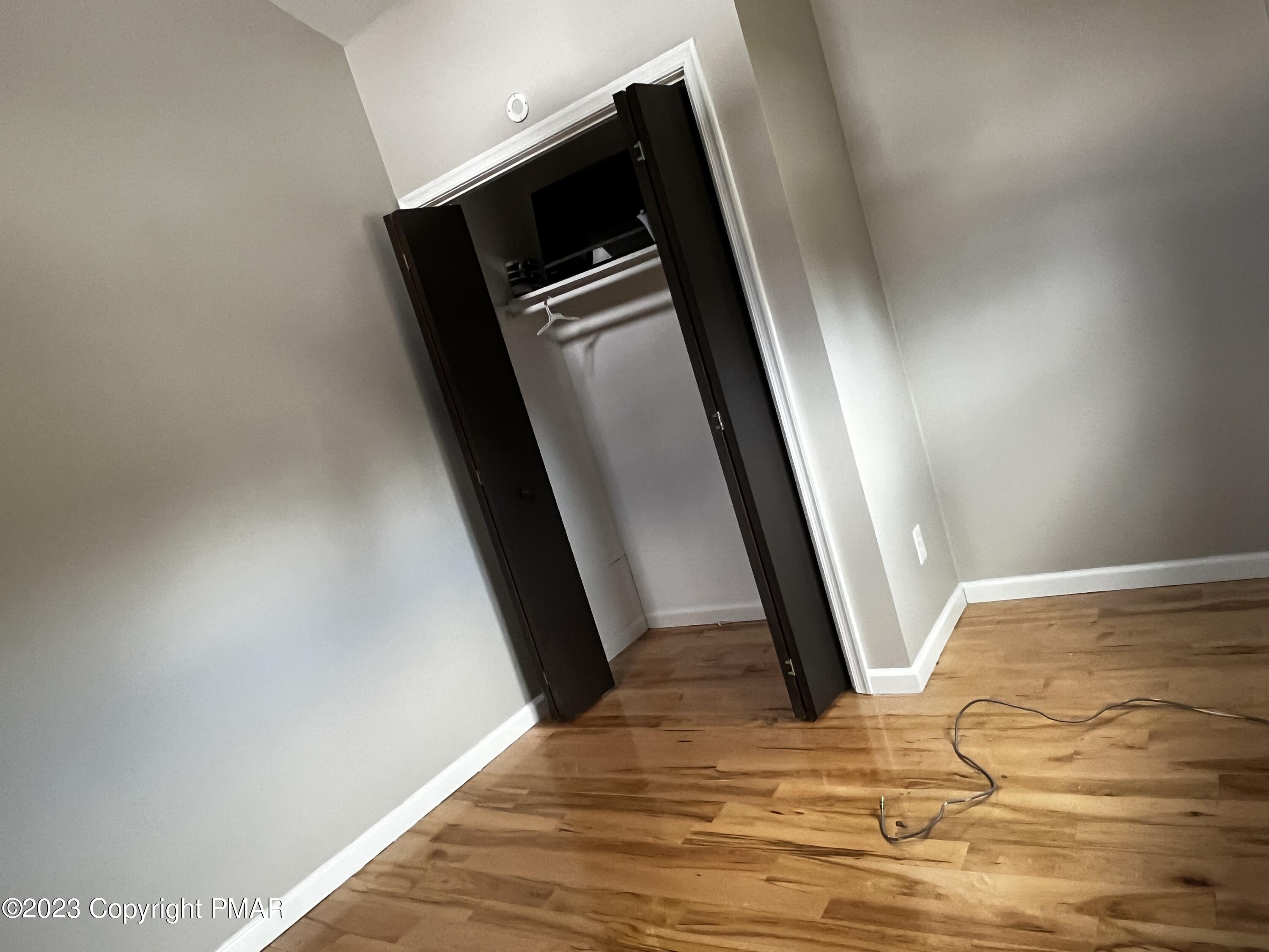 186 S Pinewood Drive