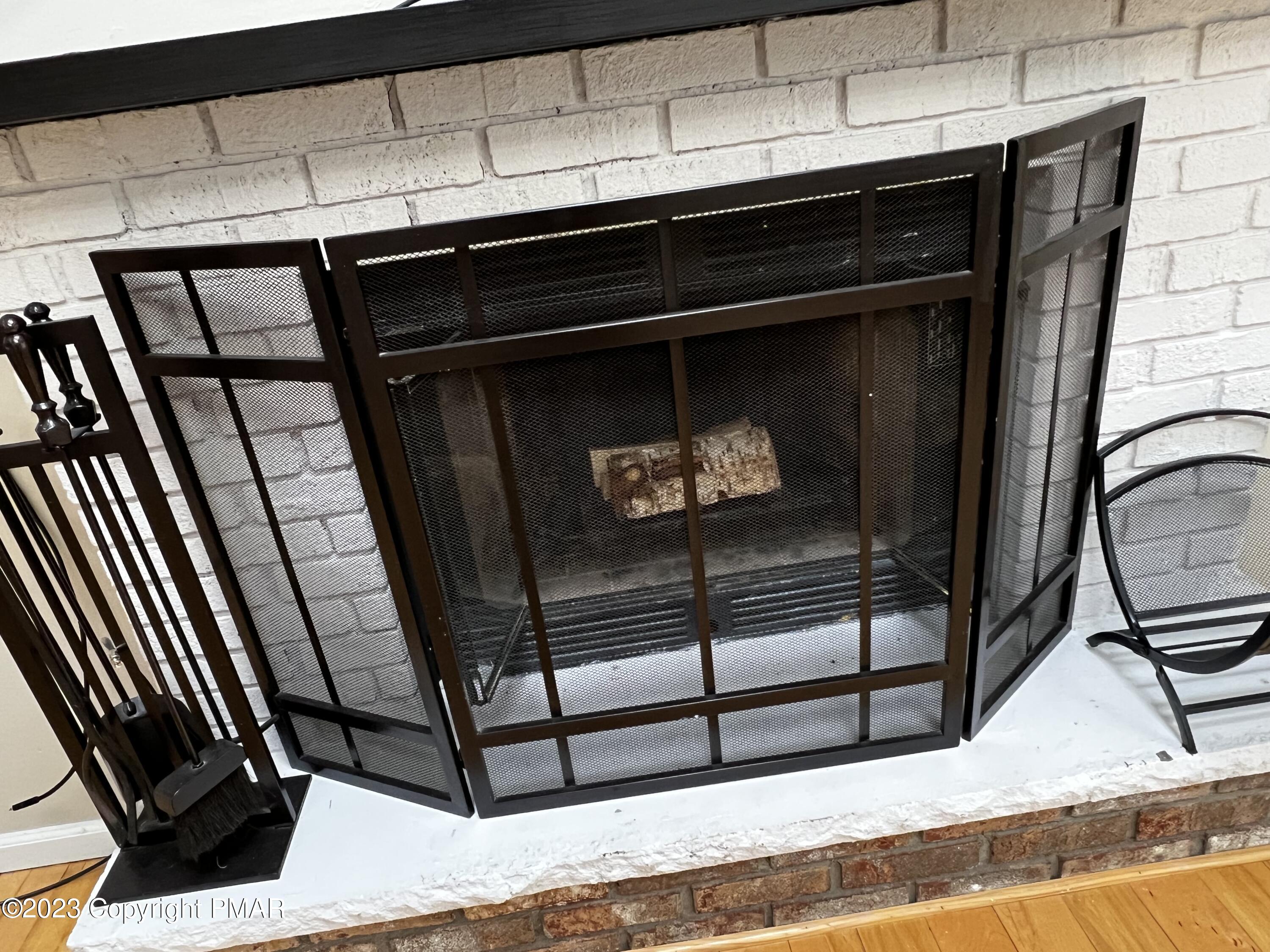 186 S Pinewood Drive