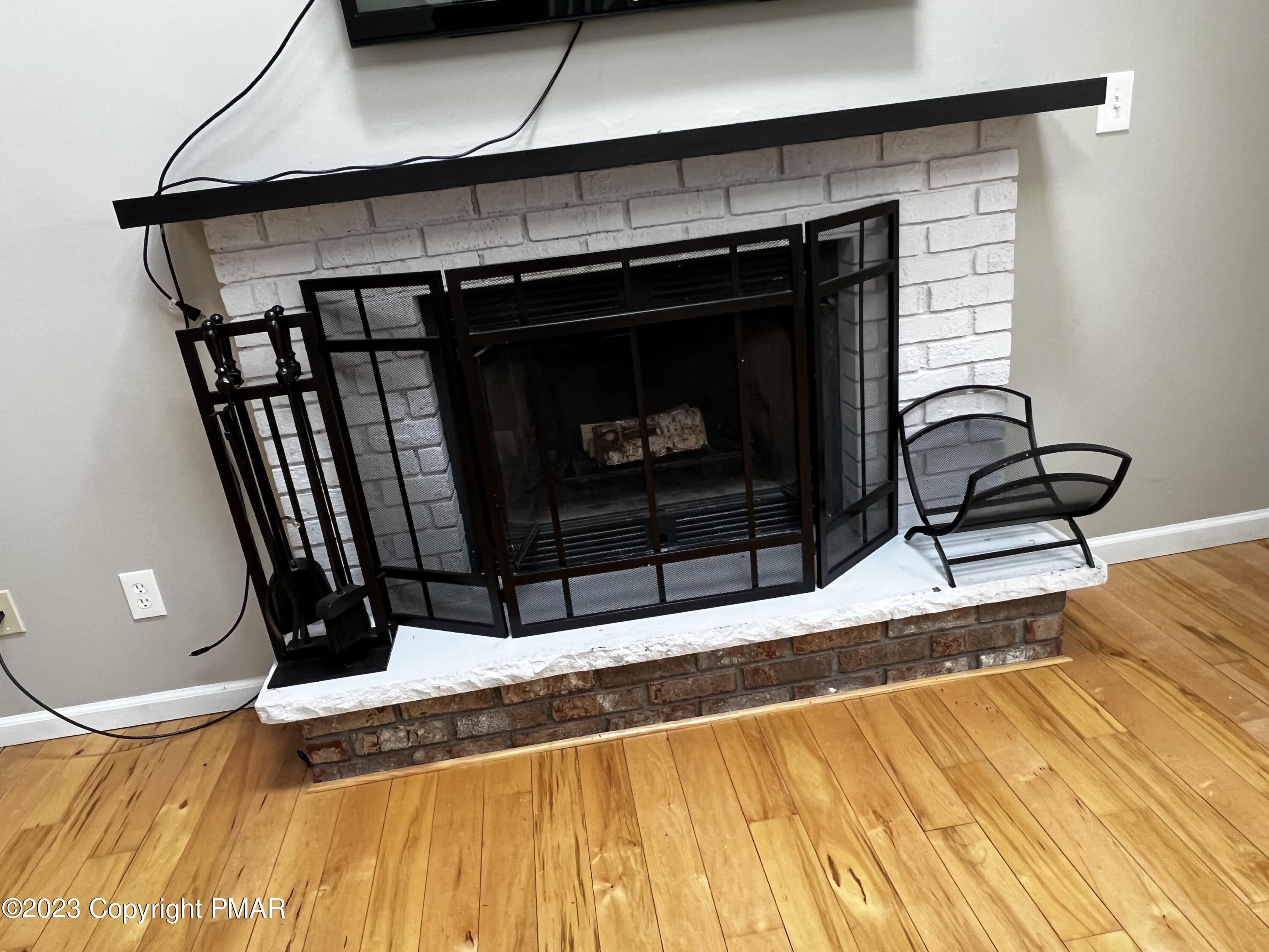 186 S Pinewood Drive